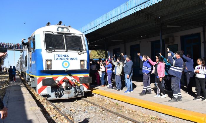 Piden más frecuencias de tren porque no hay pasajes