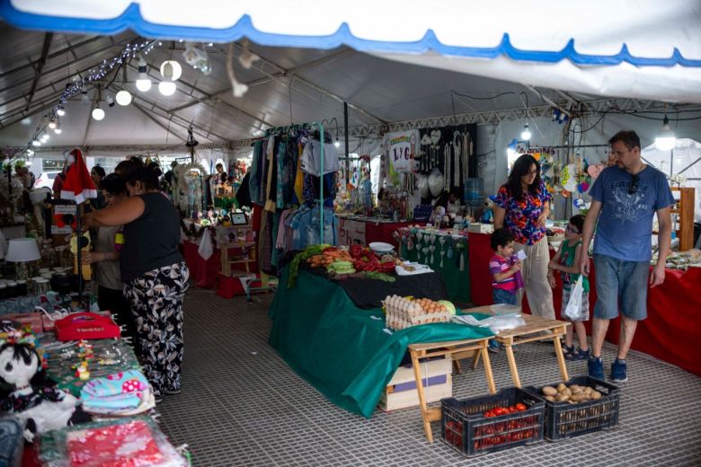 Las producciones locales  se hacen presentes en la Feria Navideña