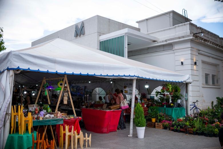 Las producciones locales  se hacen presentes en la Feria Navideña