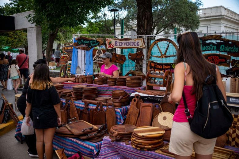 Las producciones locales  se hacen presentes en la Feria Navideña