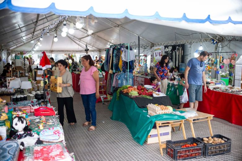 Las producciones locales  se hacen presentes en la Feria Navideña