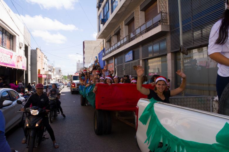 La Caravana Mágica de Papá Noel pasó por LV16