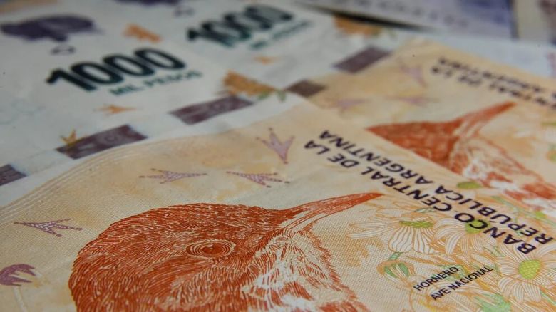 El billete argentino de mayor denominación es el menos valioso en dólares entre 13 países de América