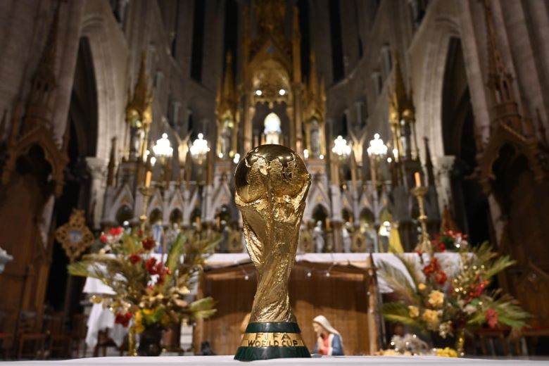 La Copa del Mundo ante la Virgen de Luján