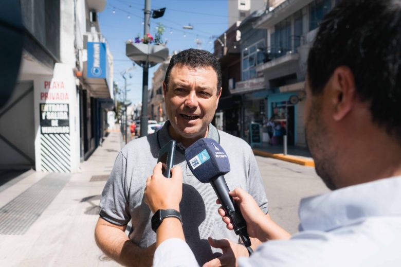 Puesta en valor del microcentro: se realizan arreglos de veredas, demarcación vial y ornamentaciones florales