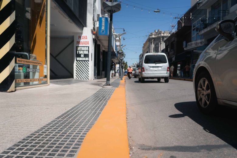 Puesta en valor del microcentro: se realizan arreglos de veredas, demarcación vial y ornamentaciones florales