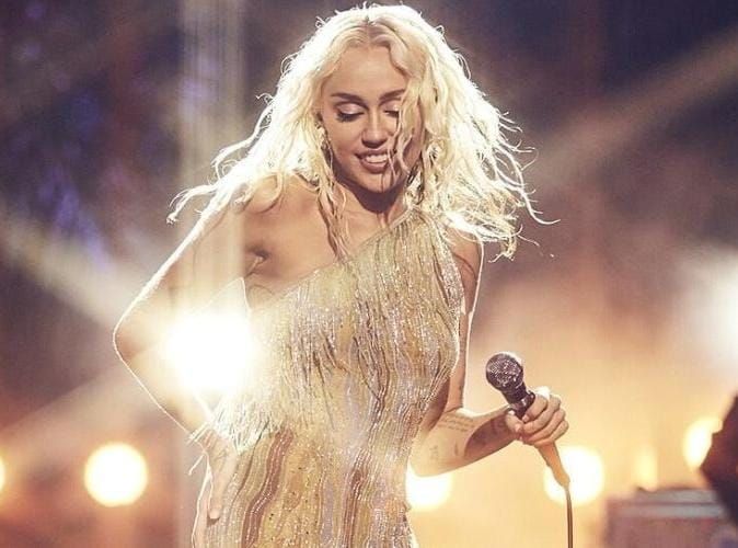 Miley Cyrus lanzará en marzo su nuevo álbum "Endless Summer Vacation" 