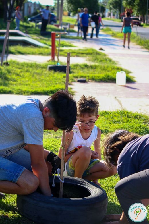 Continúa la forestación en el oeste de la ciudad