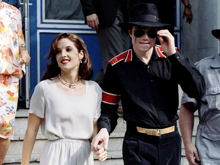 Murió la cantante Lisa Marie Presley, hija de Elvis Presley, tras un paro cardíaco