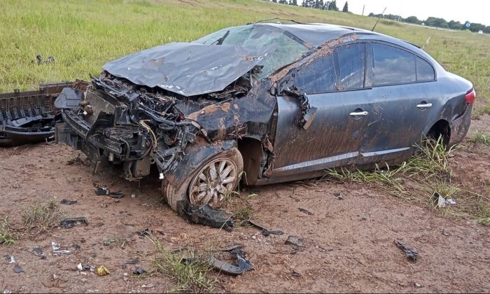 Dos lesionados tras vuelco en la Autovía