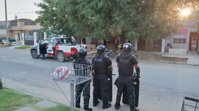 Operativos policiales: tres detenidos 