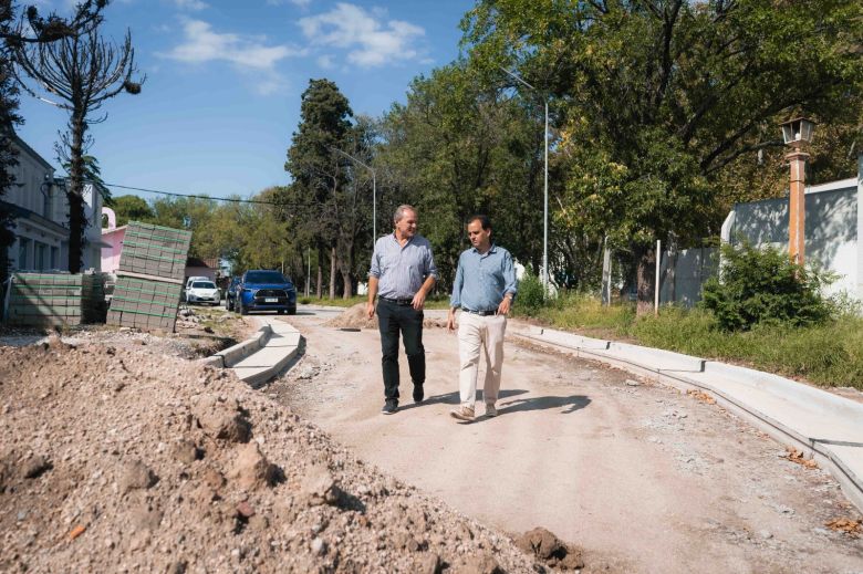 Parque Sur: Llamosas recorrió las obras en el predio del Viejo Hospital