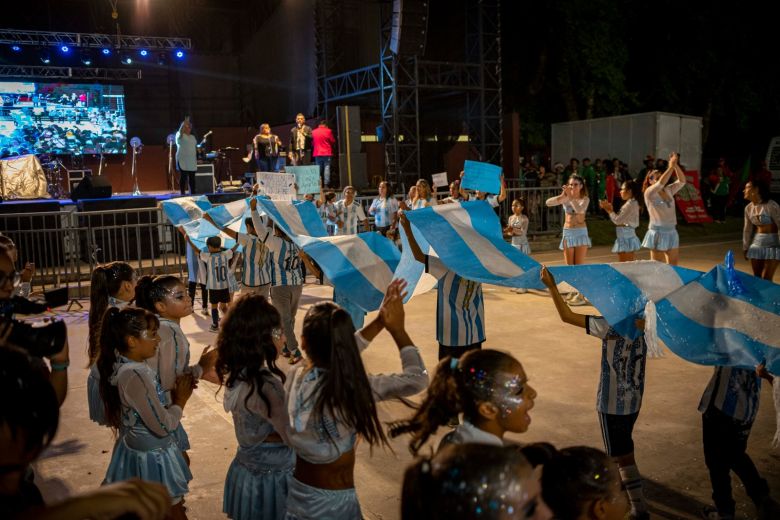 Comparsas barriales hacen una nueva presentación de sus bailes en El Andino