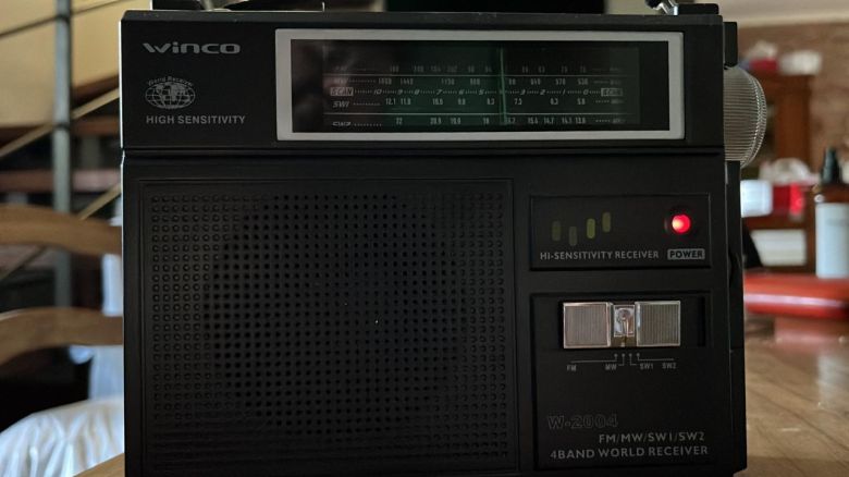 Apagón nacional: las radios a pila de nuestros oyentes protagonistas de una transmisión histórica