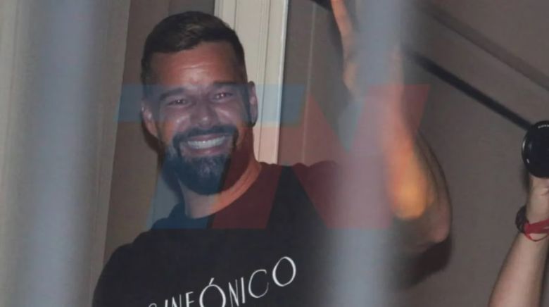 Ricky Martin en Buenos Aires: se acercó a saludar a sus fans y les agradeció el apoyo pese al calor sofocante