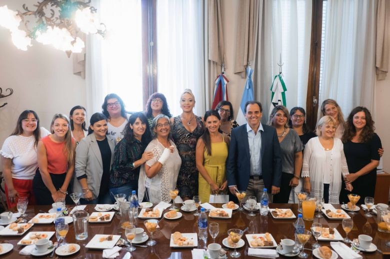 En una jornada de lucha y reflexión, el Intendente recibió a mujeres trabajadoras de la ciudad