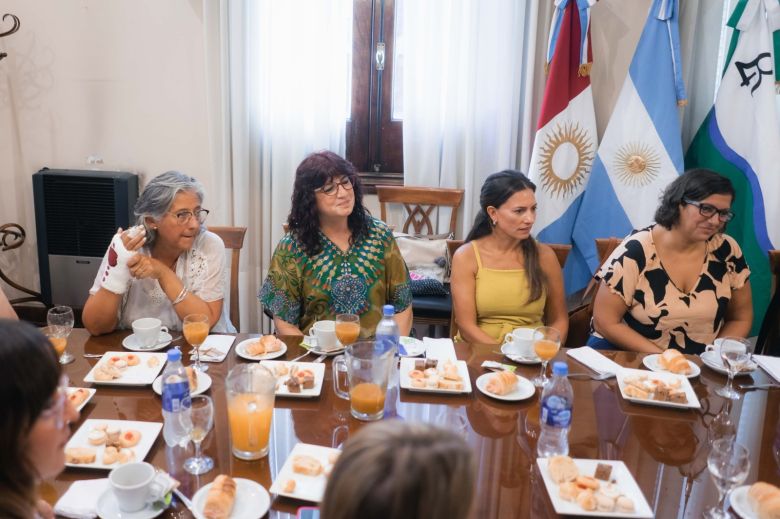 En una jornada de lucha y reflexión, el Intendente recibió a mujeres trabajadoras de la ciudad