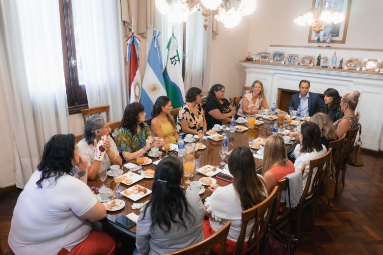 En una jornada de lucha y reflexión, el Intendente recibió a mujeres trabajadoras de la ciudad