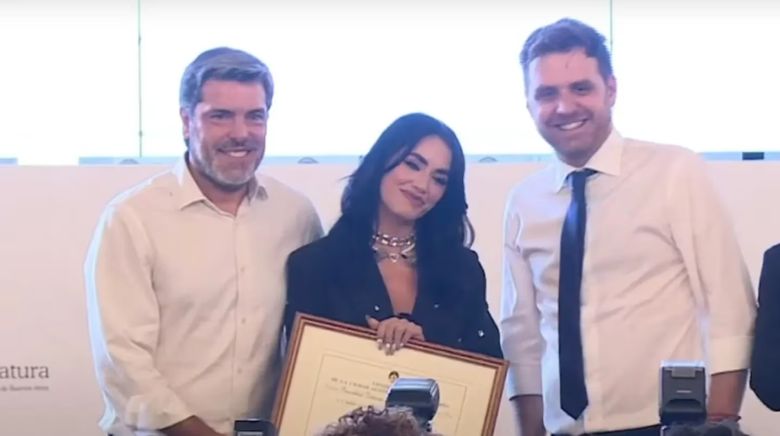 Lali se emocionó tras ser distinguida como Personalidad Destacada de la Cultura: “Esto es gracias a la gente”