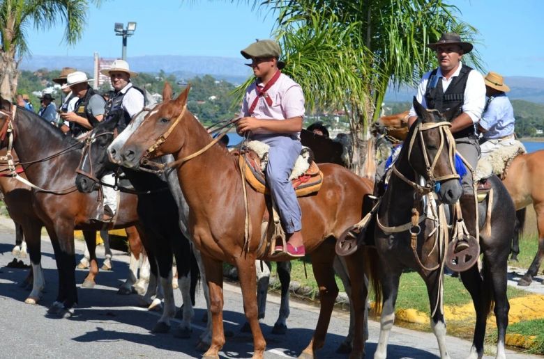 Peregrinación Brocheriana: más de 500 personas rinden homenaje al Cura Gaucho