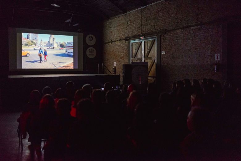 Más de 200 personas disfrutaron el film “Argentina, 1985” en el Galpón Blanco del Andino