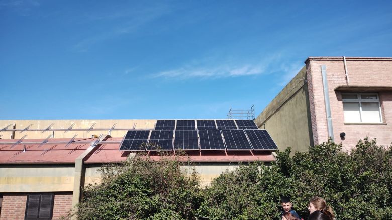 La Universidad comenzó la instalación de paneles solares en los techos de Agronomía y Veterinaria