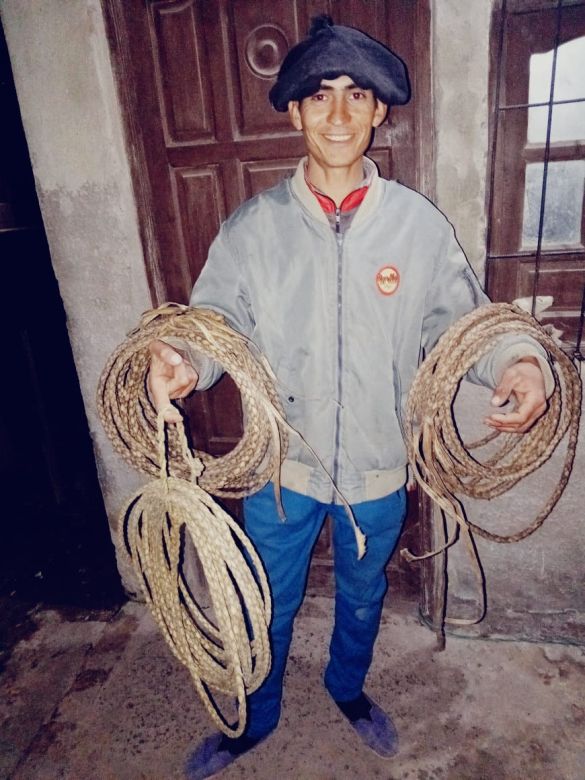 Un soguero artesano de Quitilipi, Chaco, que sostiene la tradición de trabajar “el cuero”