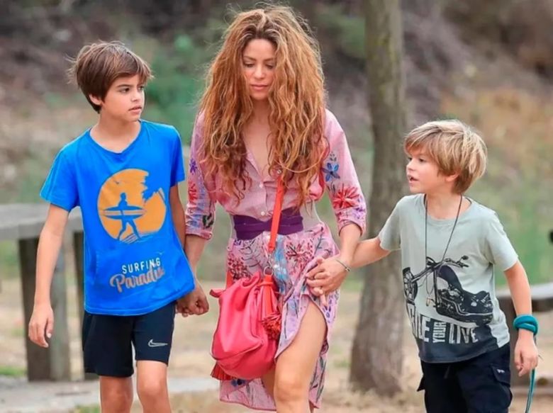 Shakira les rogó a los periodistas que respeten la privacidad de sus hijos y fue comparada con Lady Di 