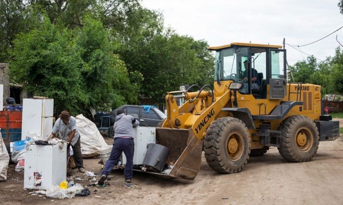 Villa Oncativo: Raul, pensionado que vende hierro a $10 para poder comer