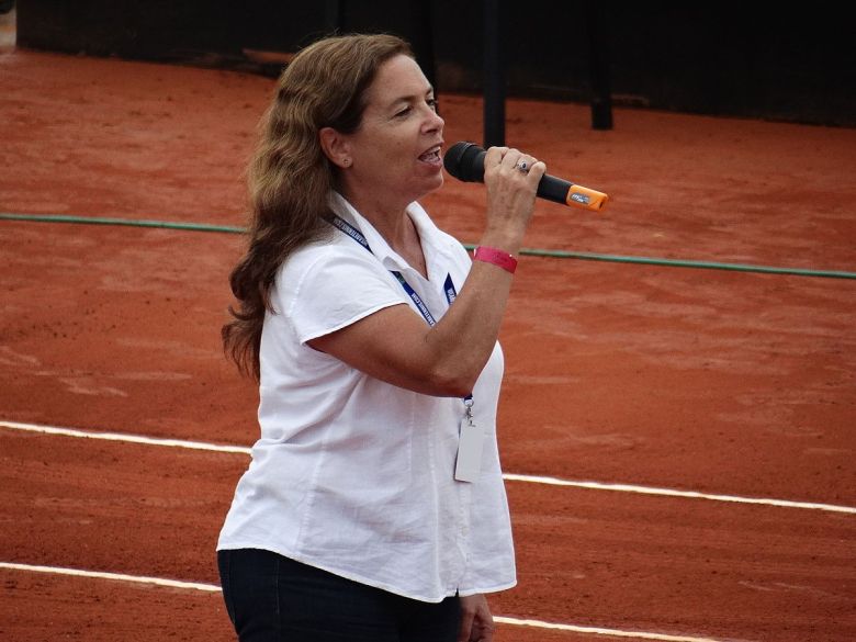 Sandra Mihanovich cumple 66 años, la primera mujer en cantar en “El templo del rock”