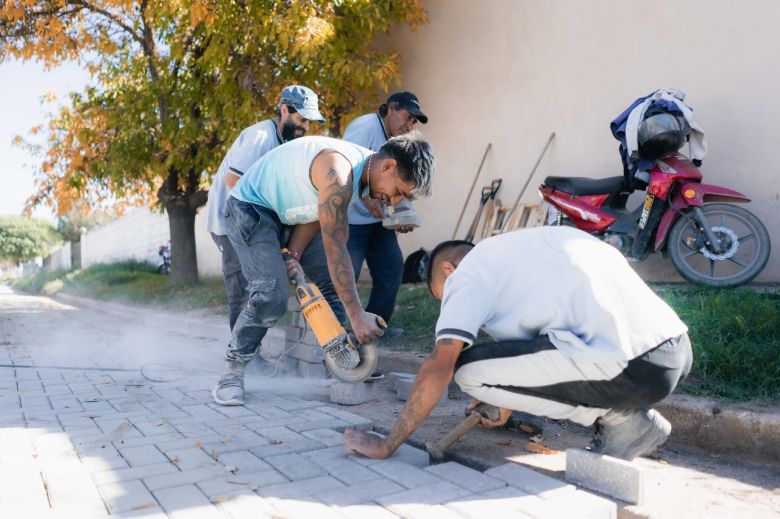 Plan de pavimentación: avanzan los trabajos en los pasajes Bustos y Cabral