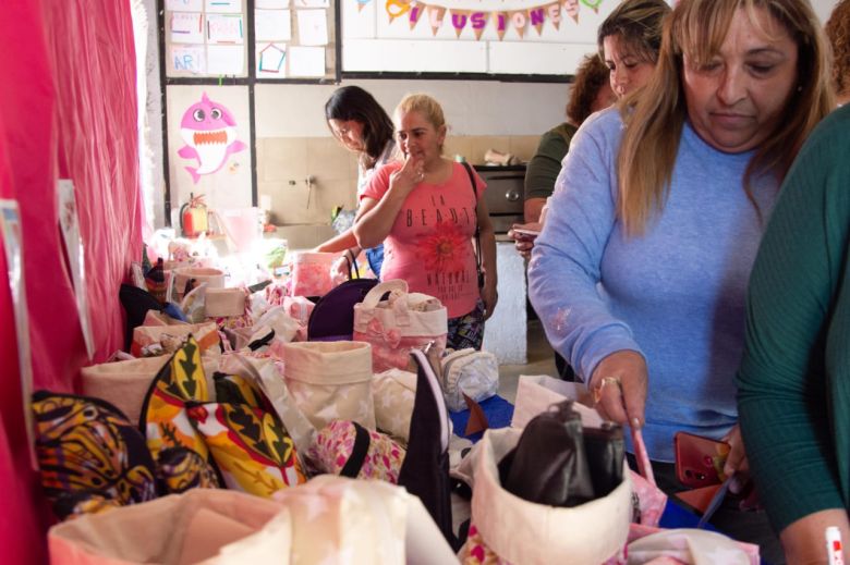 Trama emprendedora: ya son más de 400 las mujeres que se capacitan por su autonomía económica