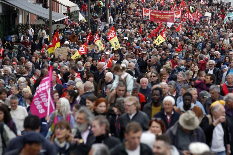 Francia convierte el 1 de mayo en otra gran protesta contra las pensiones de Macron