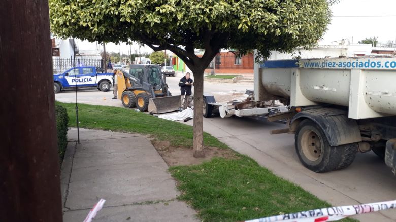 Un motociclista murió al chocar con un camión