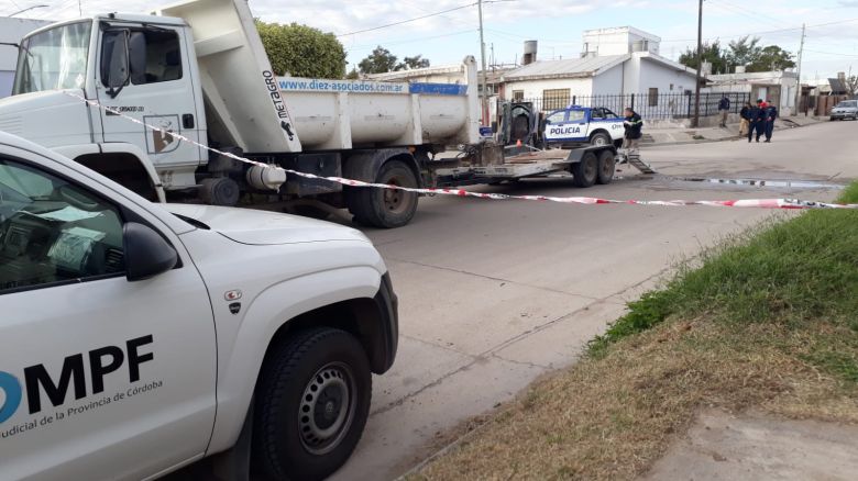 Un motociclista murió al chocar con un camión