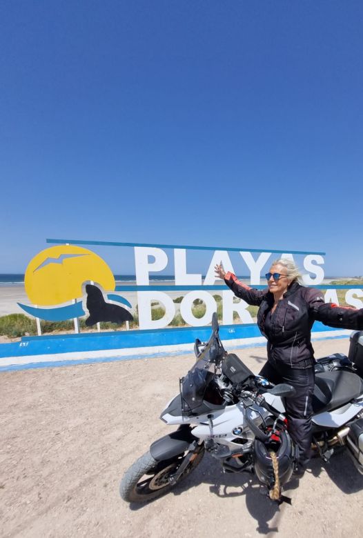 Una “rionegrina” eligió a la moto como su estilo de vida una vez que se jubiló