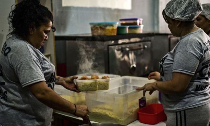 Impulsan reconocimiento al trabajo de cocineras de comedores comunitarios