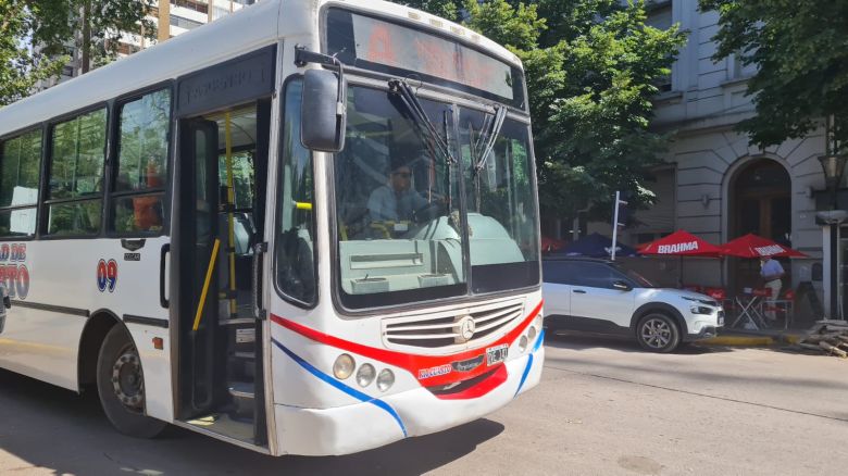 La UNRC inició una encuesta para conocer el estado general del servicio de transporte urbano