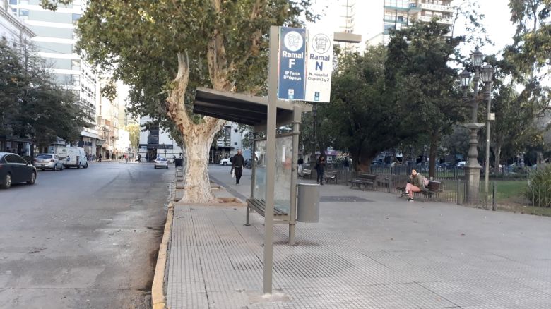 Usuarios del transporte urbano mostraron su malestar ante la paralización del servicio 