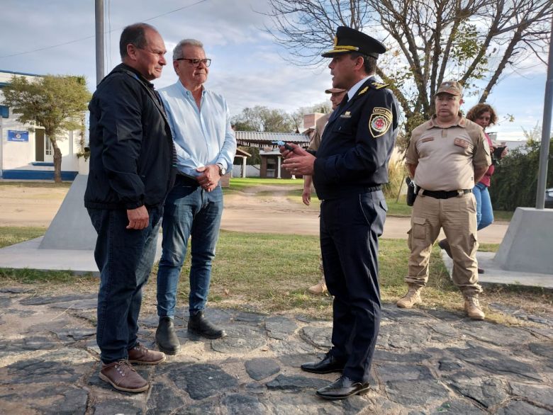 Patrulla Rural: Busso entregó camionetas 0km en Chaján y Río de Los Sauces