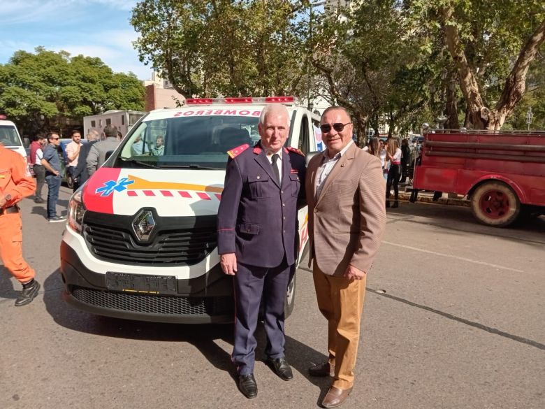 La familia Enrico donó  una unidad de apoyo sanitario cero kilómetro a Bomberos Voluntarios