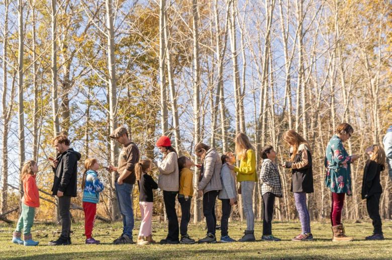 Padres e hijos de Neuquén pasaron juntos un fin de semana sin sus celulares: los resultados