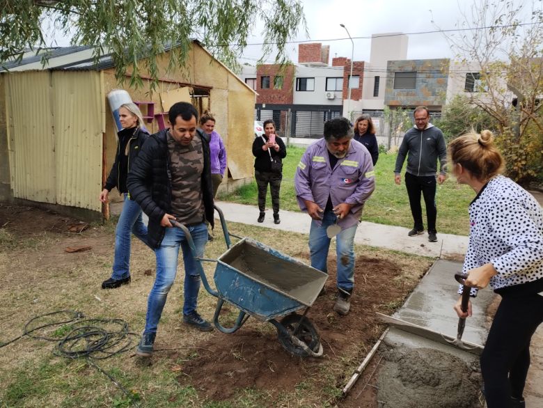 Destacada demostración de voluntariado para acondicionar el predio del colegio Luciérnagas