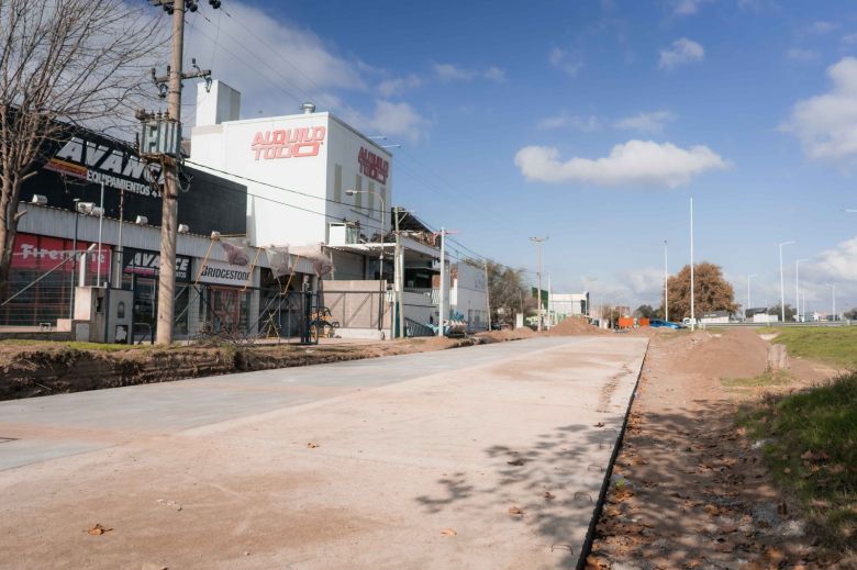 Avanza la Pavimentación de la Colectora A005, entre el Lago Villa Dalcar y la calle Lorenzo Suárez de Figueroa