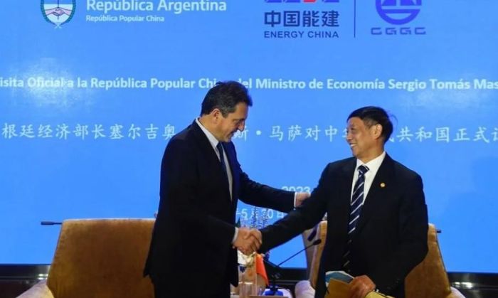 Massa acuerda con empresas chinas el desembolso de U$S924 millones