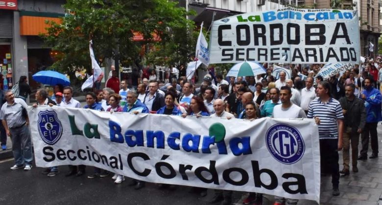 Bancarios de Córdoba en estado de "alerta" anticipan posibles medidas de fuerza 