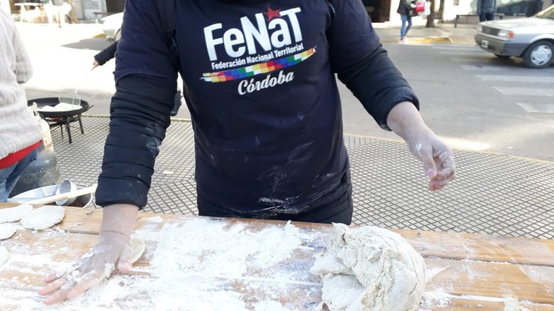 Paro nacional de ATE: Radio abierta y olla popular en plaza Roca