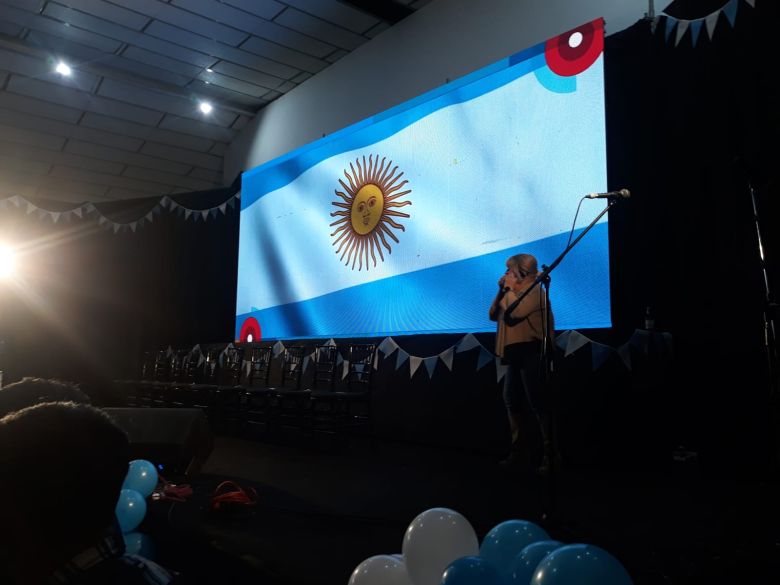 Llaryora llamó a un "riocuartazo" en el cierre de campaña de Hacemos Unidos por Córdoba 