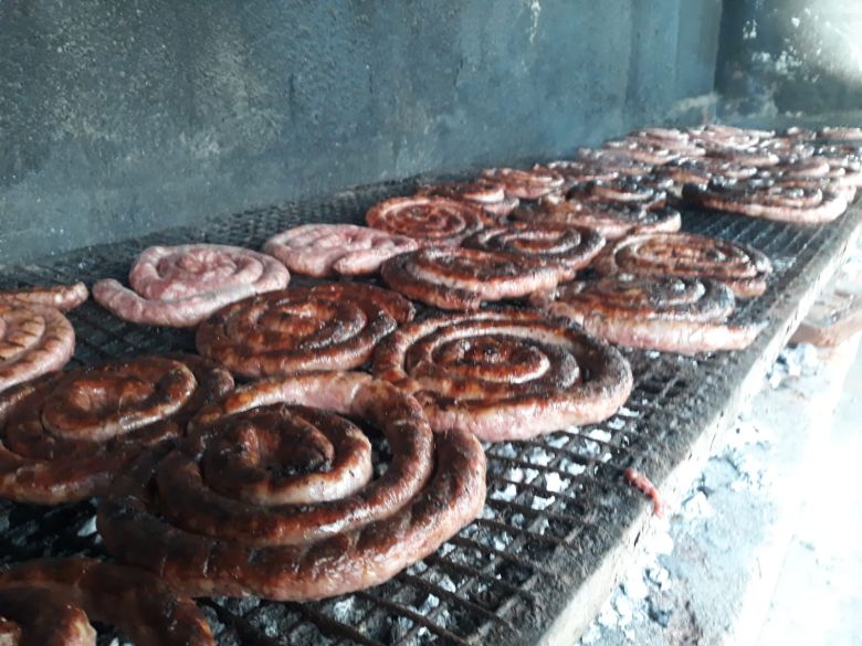 Llaryora llamó a un "riocuartazo" en el cierre de campaña de Hacemos Unidos por Córdoba 