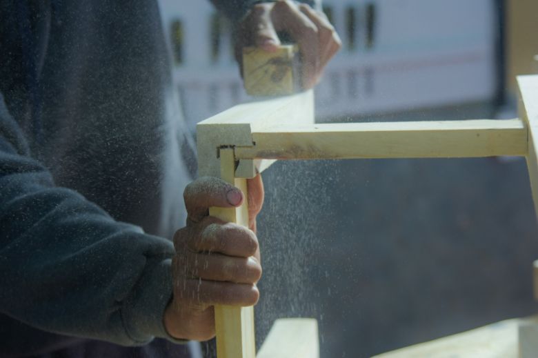 Se reabren los cursos de electricidad y carpintería para adultos